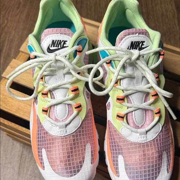 Nike Air Max 270 React W - Light Arctic Pink/Orange Pulse/White/Black Size W 7.5 - Picture 4 of 6